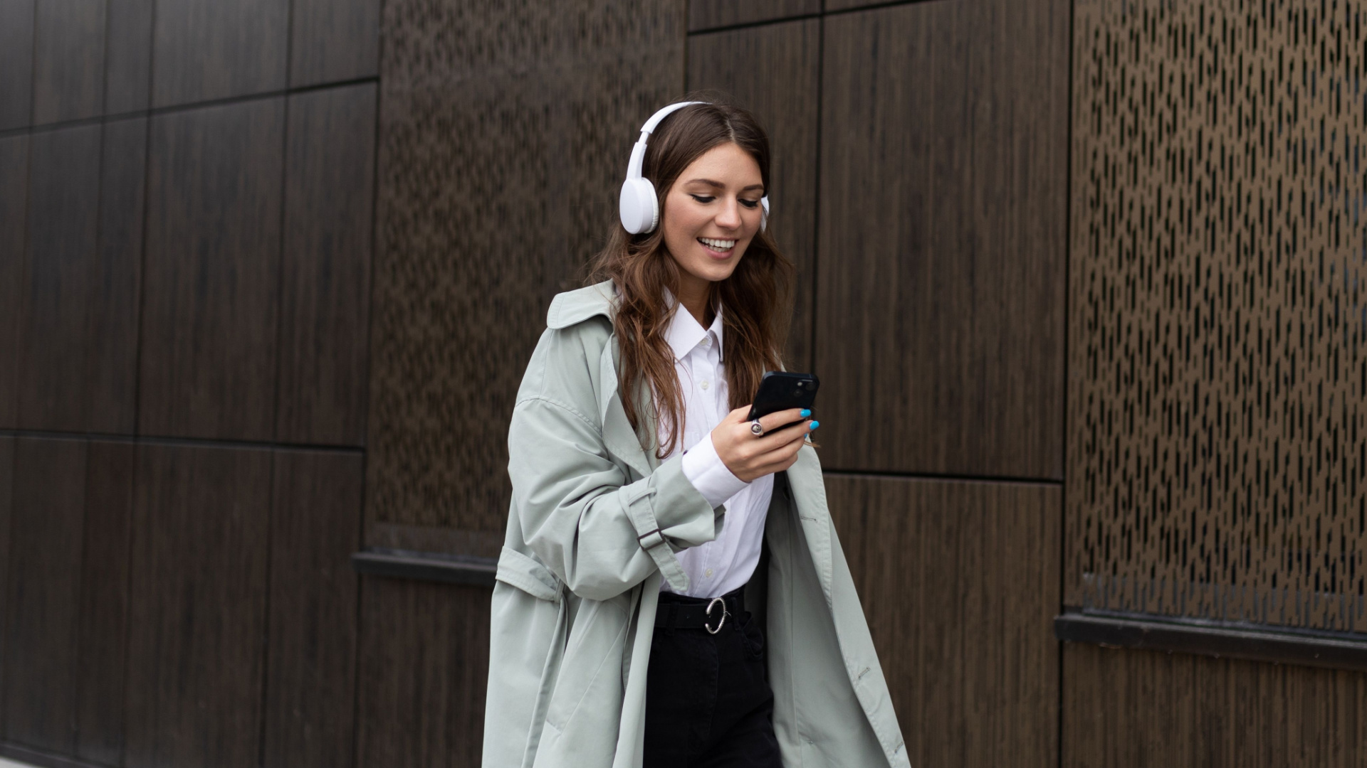 Les 10 podcasts pour allier performance et bien-être au travail en 2024